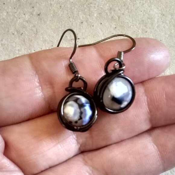 Black Dragonvein Agate Globes ~ Short Wire Wrapped Dangle Earrings ~ Goth Grunge - Picture 6 of 6